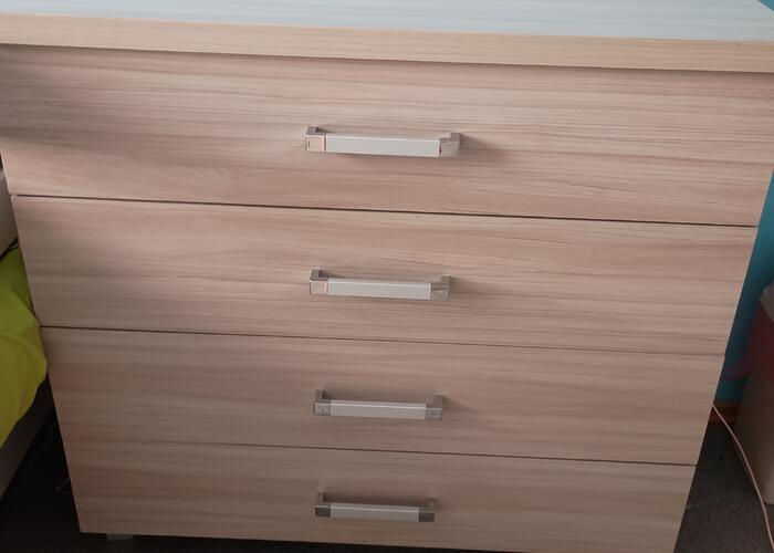 Grajewo ogłoszenia: Sprzedam komodę za 150 zł i szafę z półkami za 200 zł